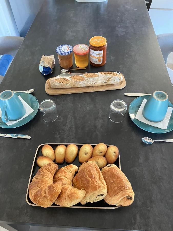 Chambre Avec Petit-Dejeuner En Provence Luberon La Tour-dʼAigues Kültér fotó